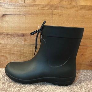 Black Crocs Freesail shorty rain boots